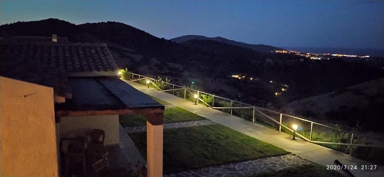 Azienda Agrituristica La Janna Di La Faj Будони Экстерьер фото