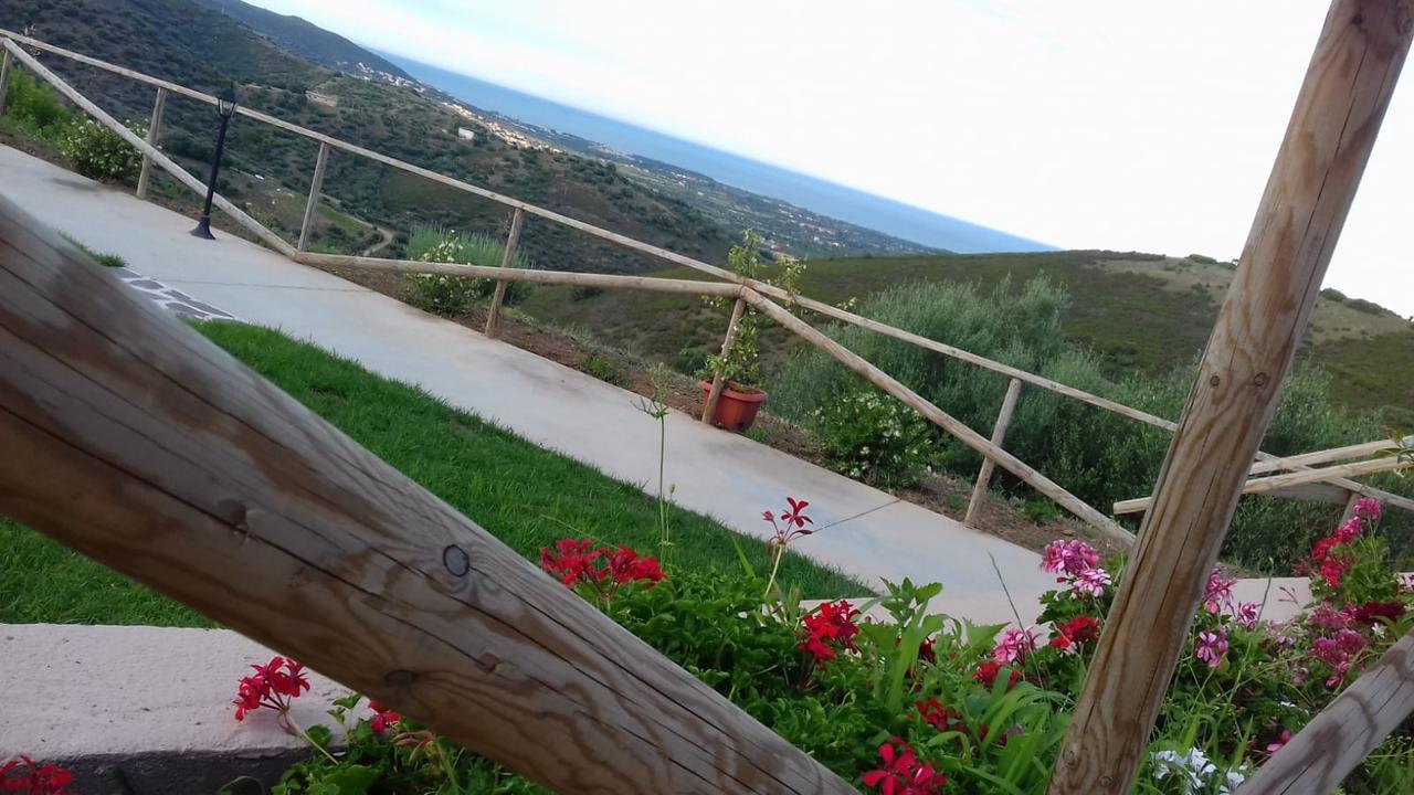 Azienda Agrituristica La Janna Di La Faj Будони Экстерьер фото